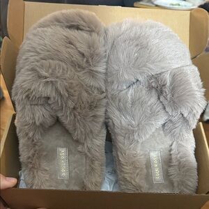 Women's Furry Slippers - Gray soul rose
